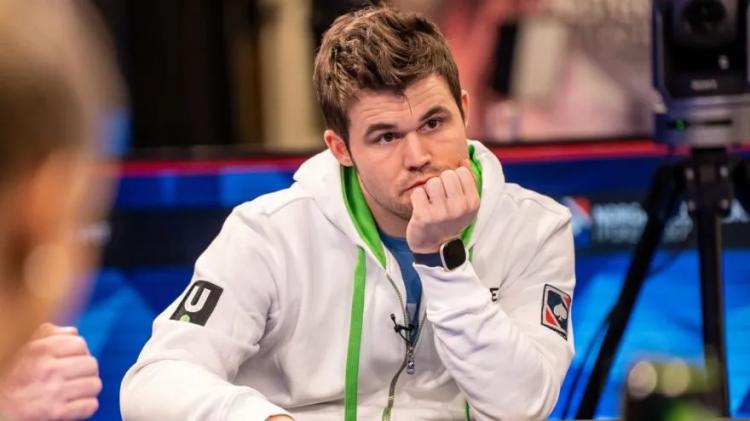 Magnus Carlsen, melhor jogador de xadrez do mundo, passa blefe gigante em  torneio na Noruega e termina ITM