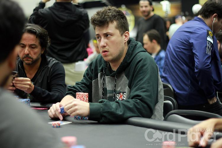 Gabriel Schroder está na FT do Main Event da WSOP Paradise