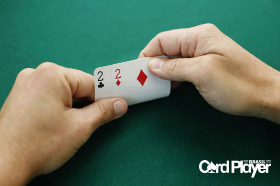 Como jogar com pares baixos no poker mais 4 dicas